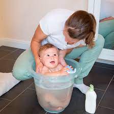 Consejos para un baño seguro y divertido con una bañera para bebé en la ducha