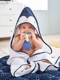 Beneficios de una capa de baño con capucha: Calor y protección para la cabecita del bebé