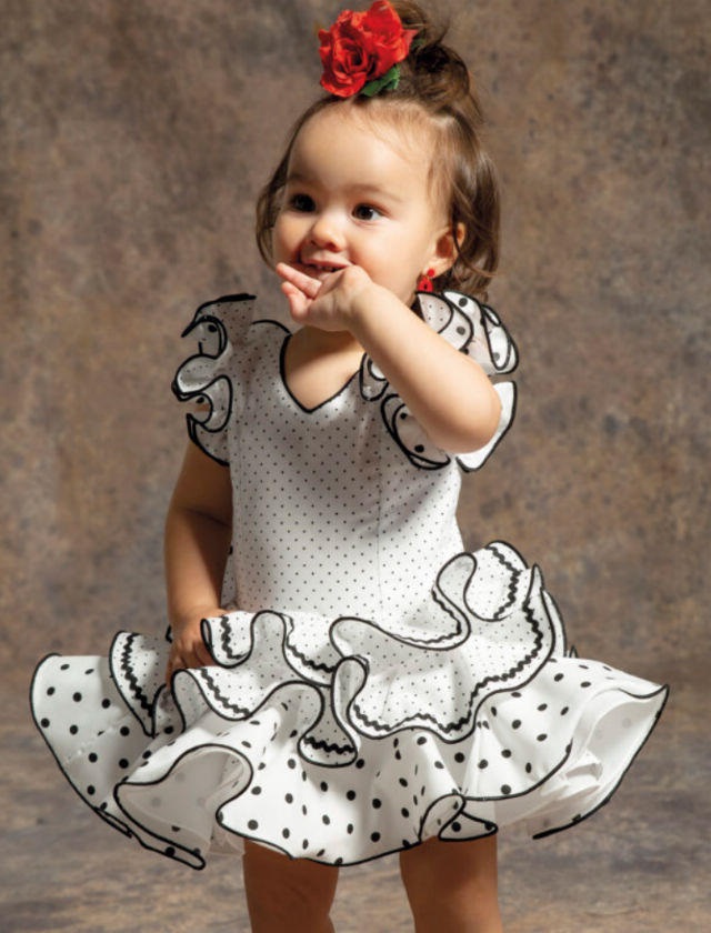 descubre las últimas tendencias en traje bebé flamenca